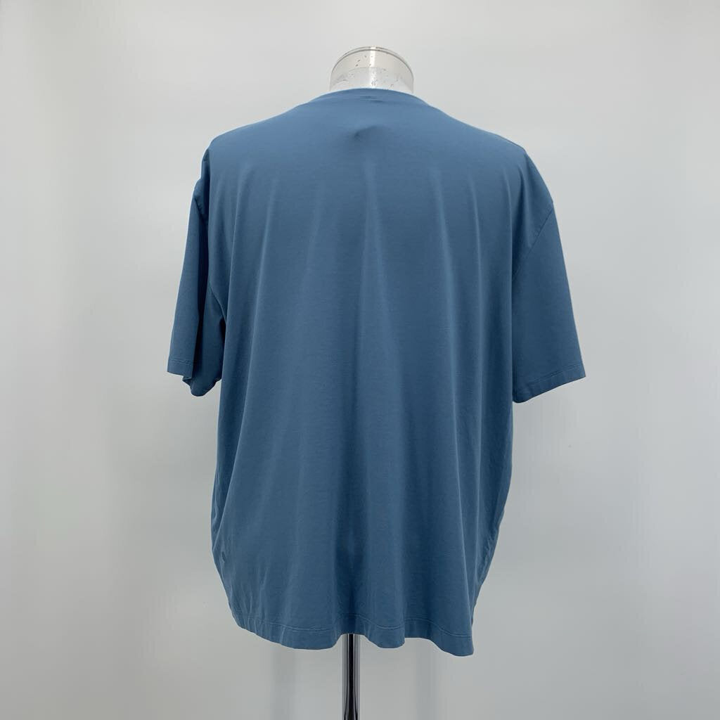 Lululemon T-Shirt