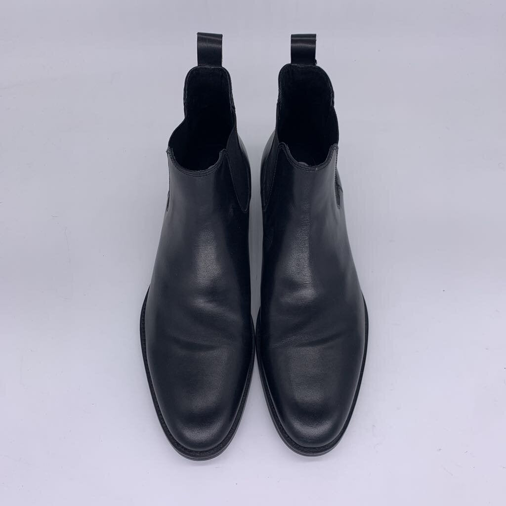 Banana Republic Chelsea Boots
