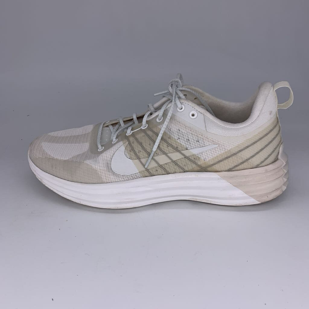 Nike Lunar Roam Sneakers