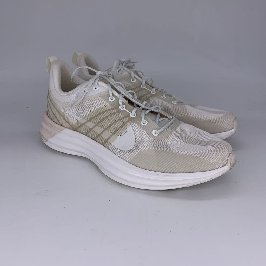 Nike Lunar Roam Sneakers