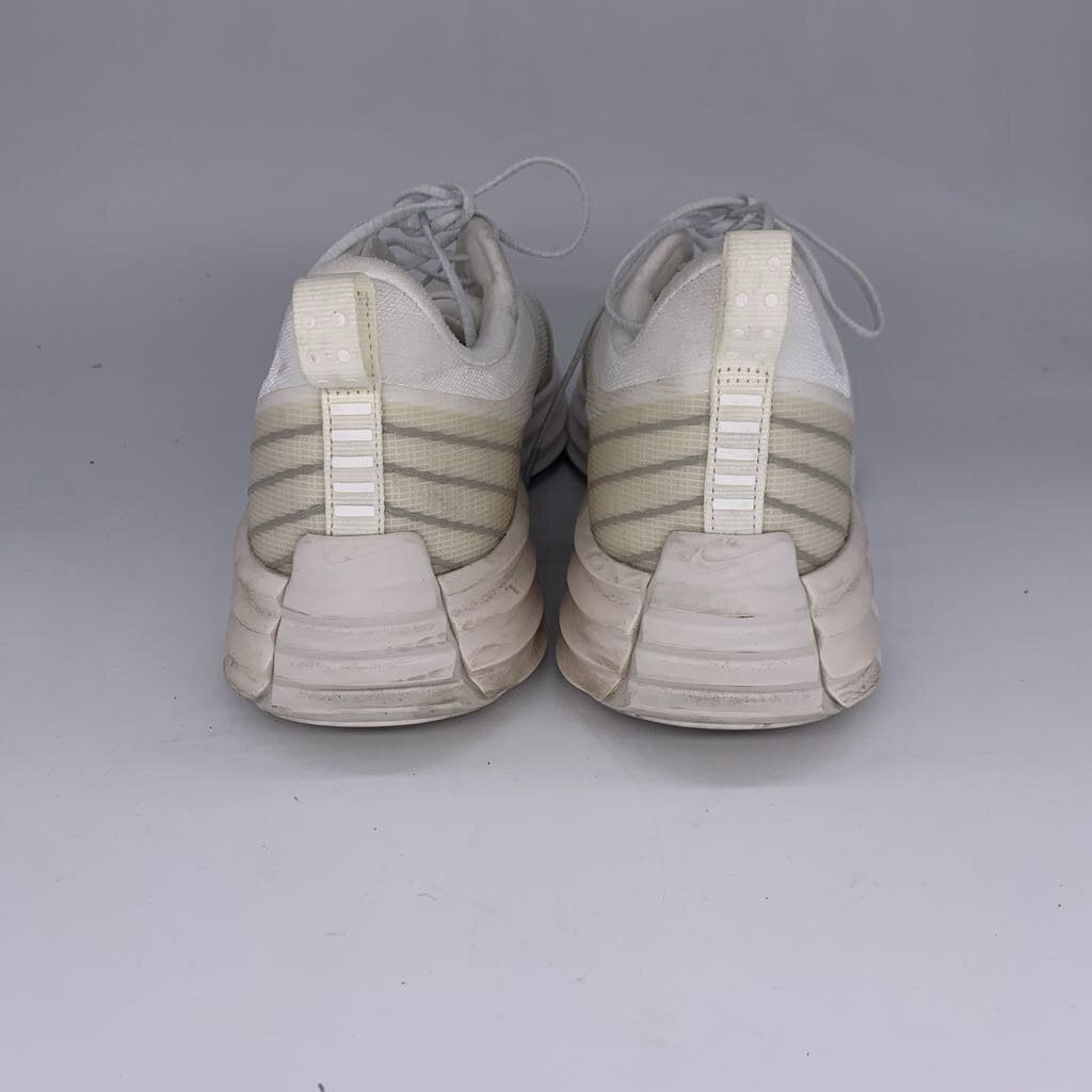 Nike Lunar Roam Sneakers