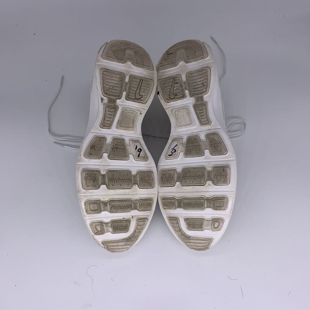Nike Lunar Roam Sneakers