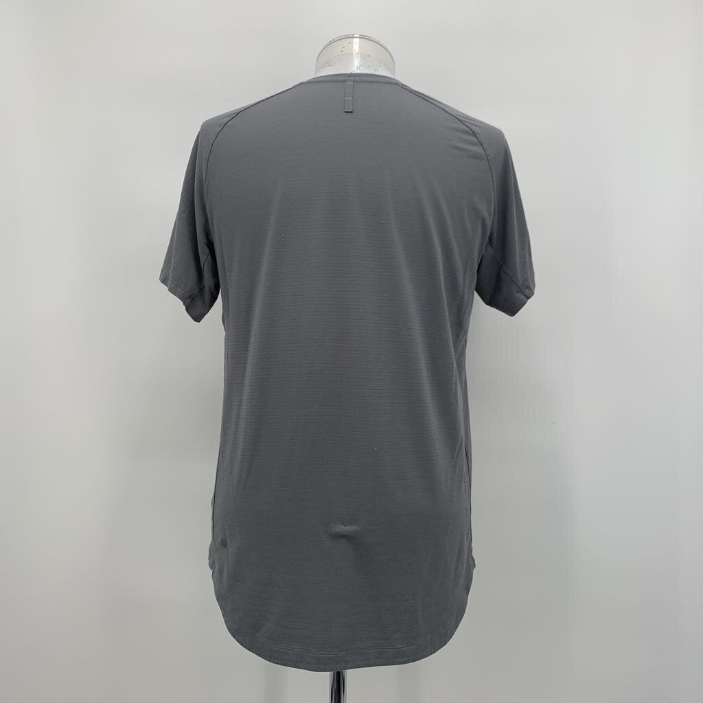 Lululemon T-Shirt