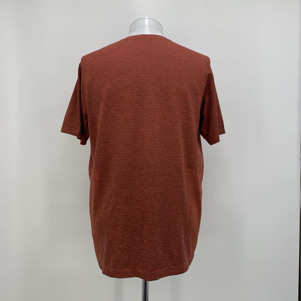 Lululemon T-Shirt