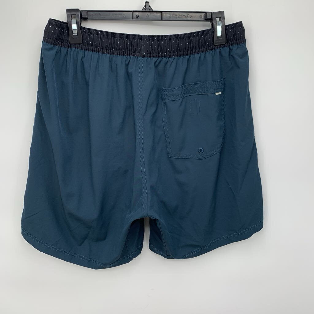 Vuori Shorts