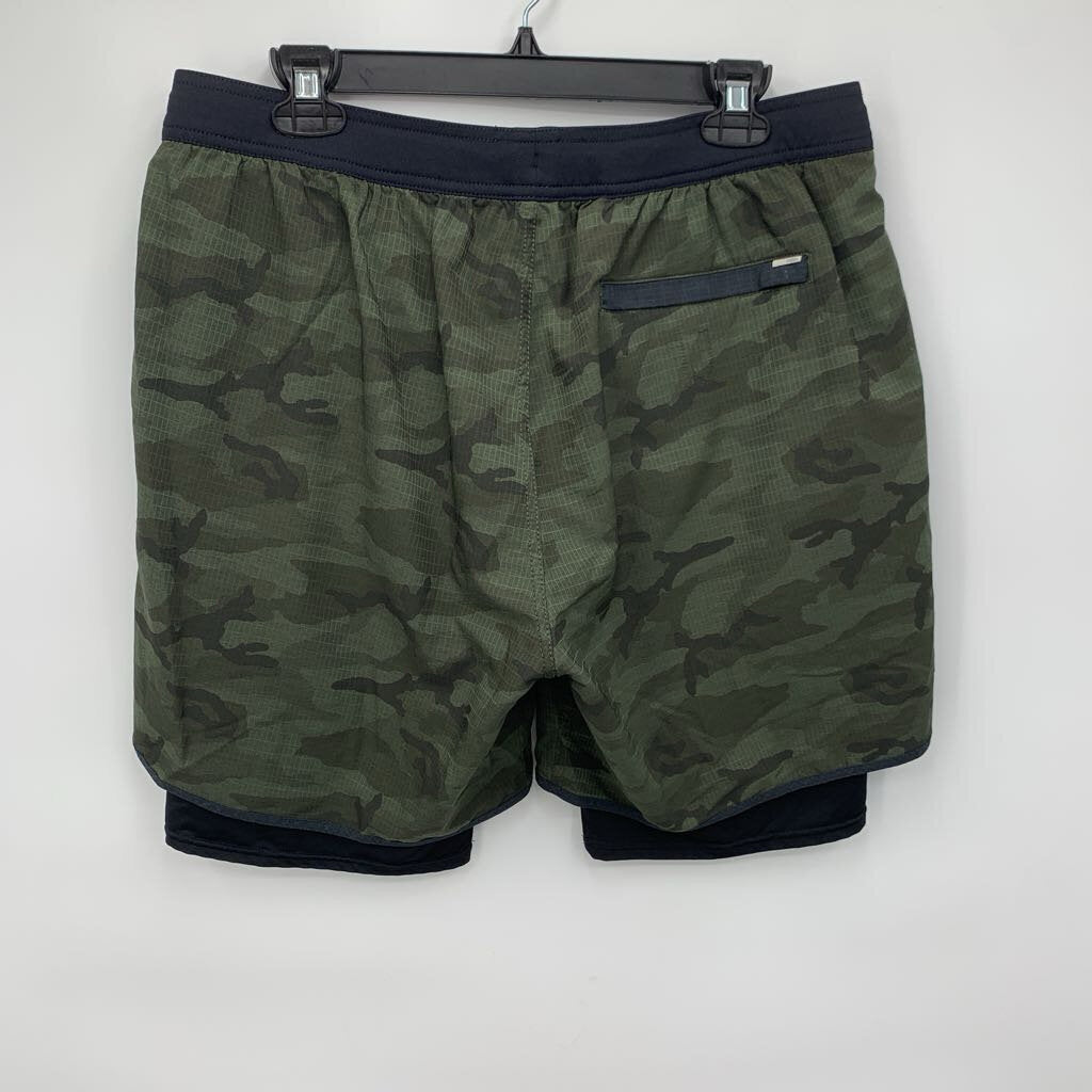 Vuori Shorts