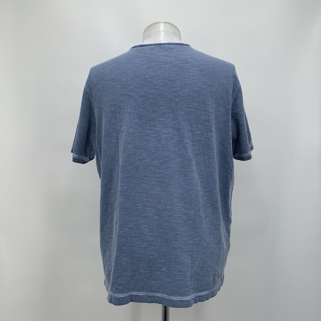 Tommy Bahama T-Shirt