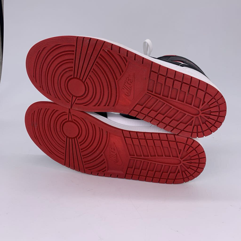 Jordan 1 Mid