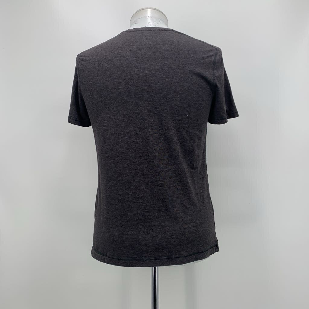 Lululemon T-Shirt