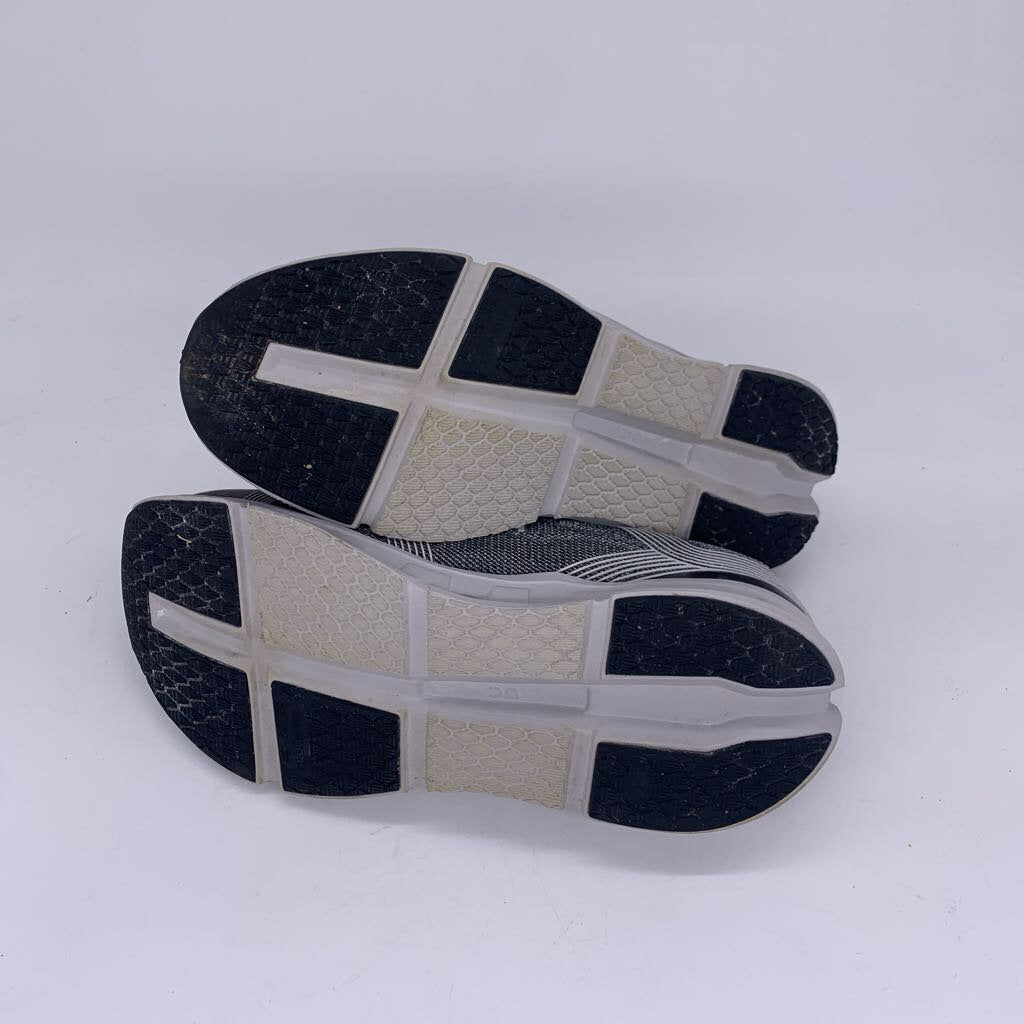 On Cloudgo Shoes