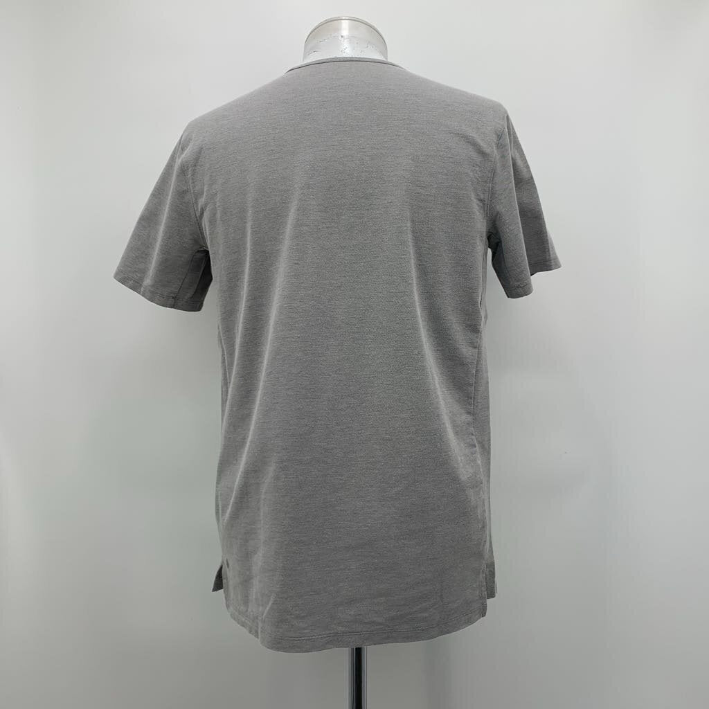 Lululemon T-Shirt
