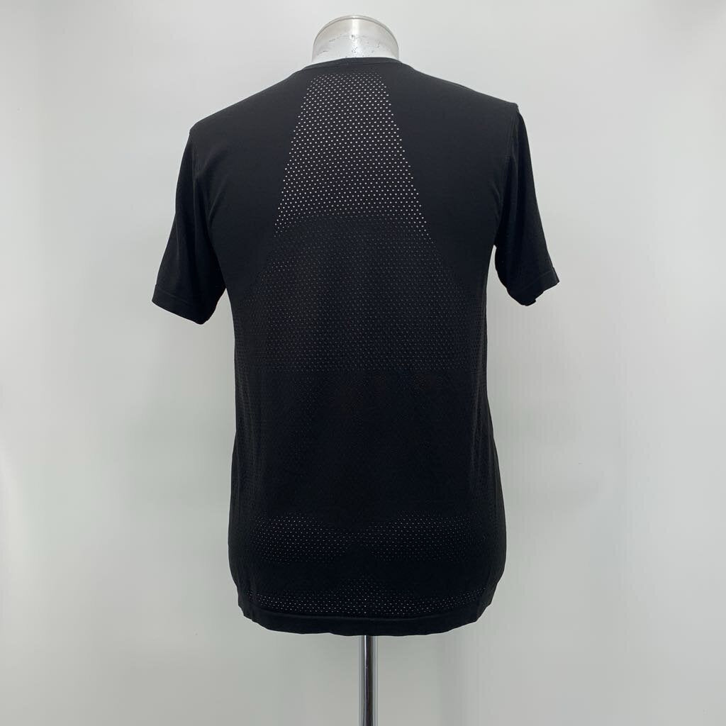 Lululemon T-Shirt