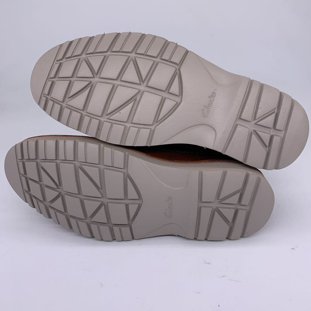 Clarks Eastford Mid Boots NIB
