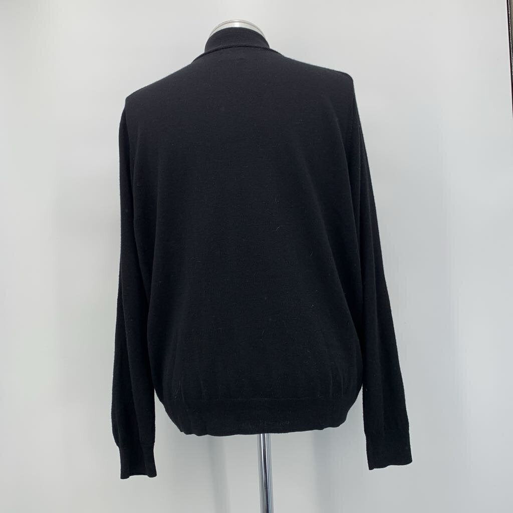 UnTuckit Sweater