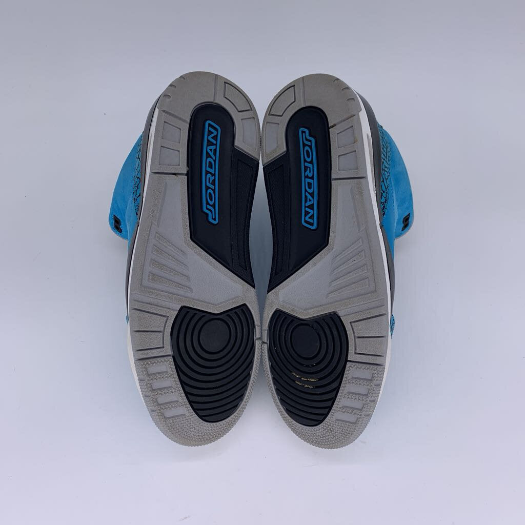 Air Jordan 3 Retro Sneakers