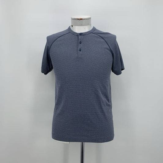 Lululemon T-Shirt