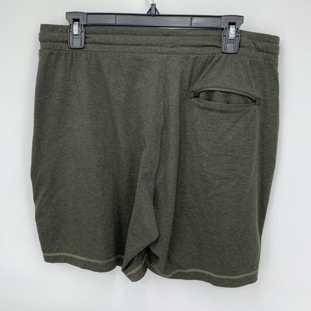 Vuori Shorts