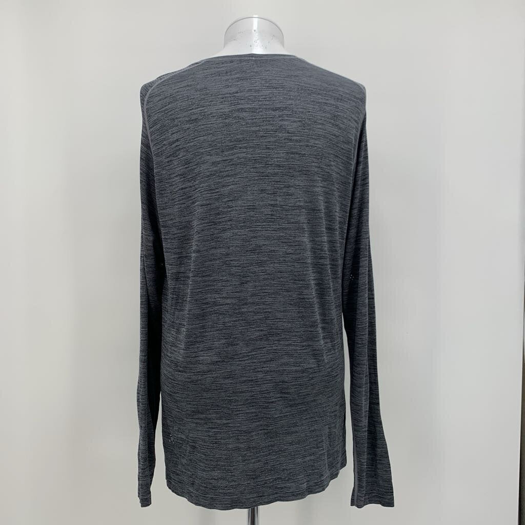Lululemon T-Shirt