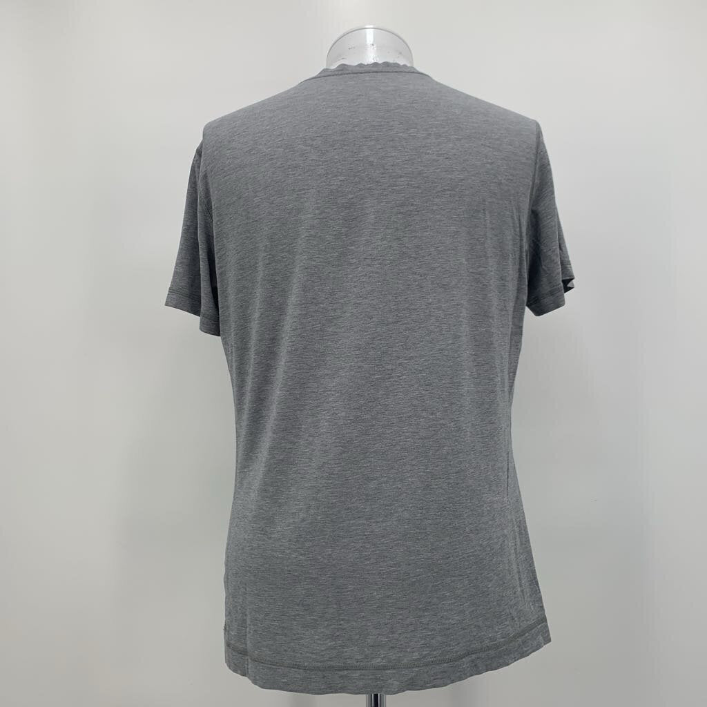 Lululemon T-Shirt