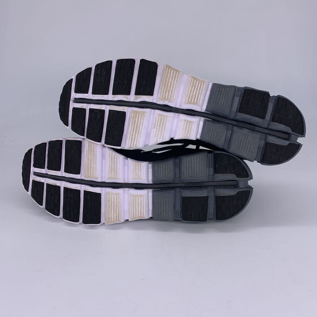 On Cloudflow Sneakers