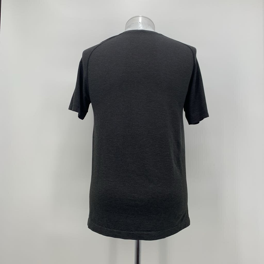 Lululemon T-Shirt