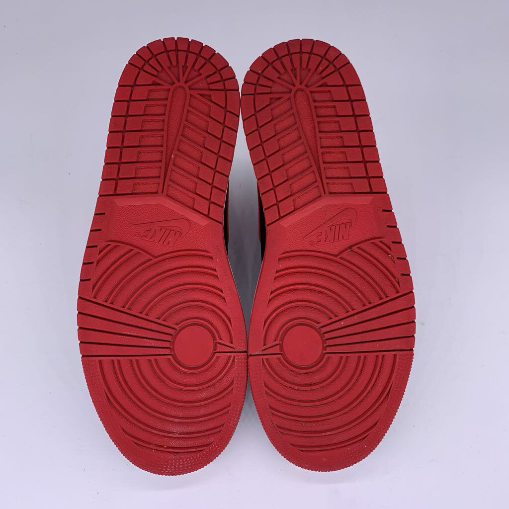 Air Jordan 1 Mid "Banned" Sneakers