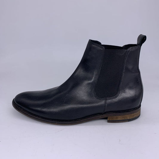 Banana Republic Chelsea Boots