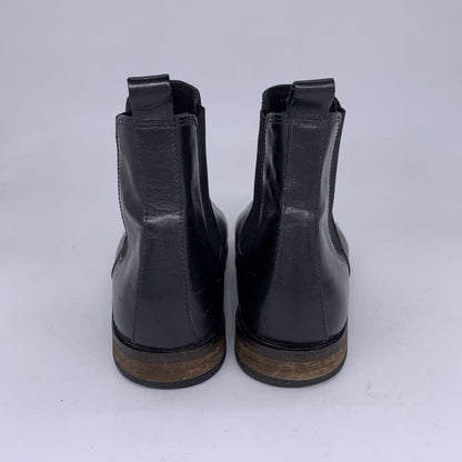 Banana Republic Chelsea Boots