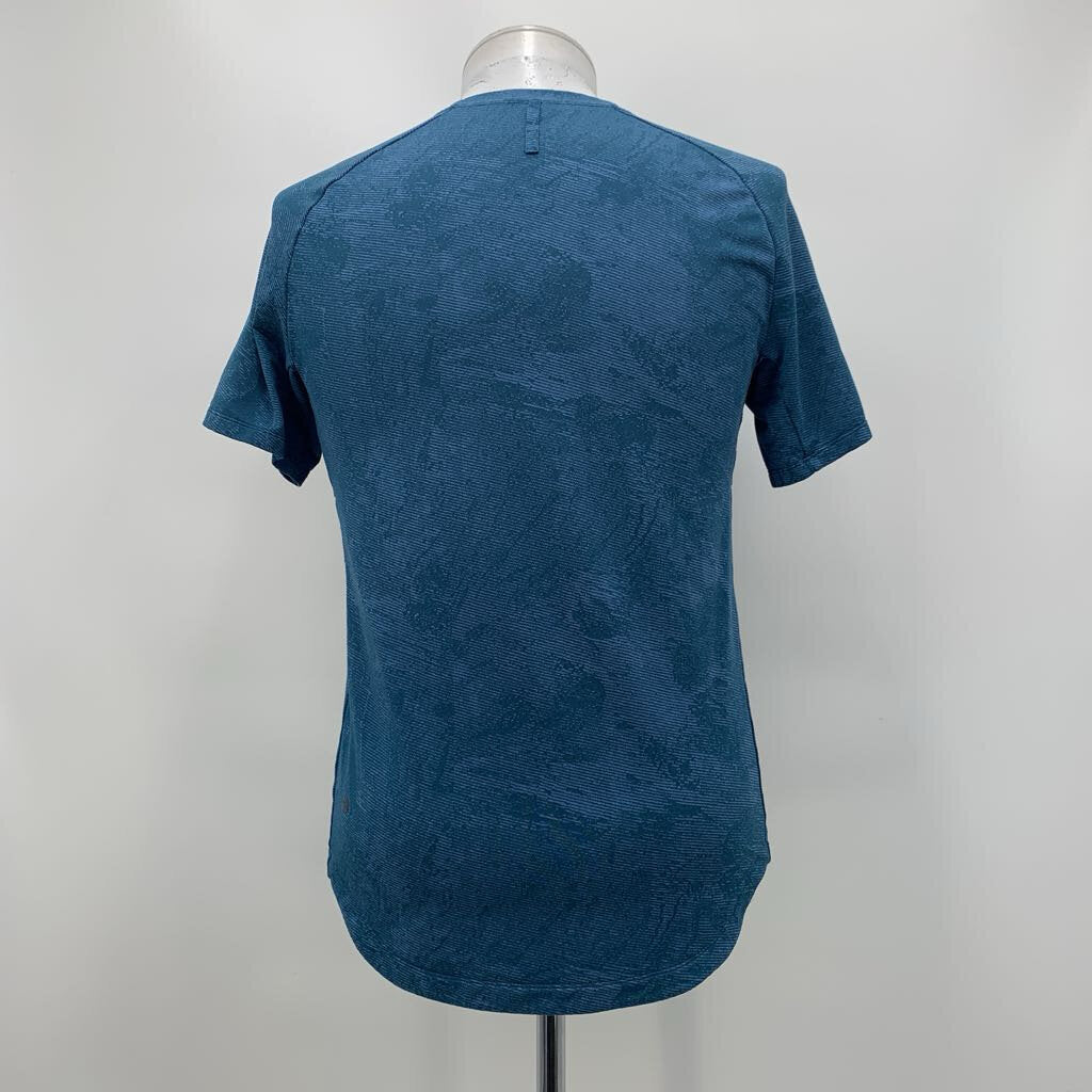 Lululemon T-Shirt