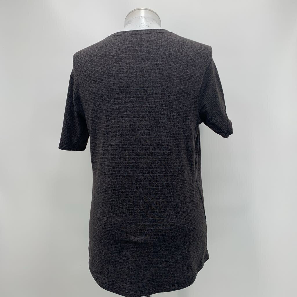 Lululemon T-Shirt
