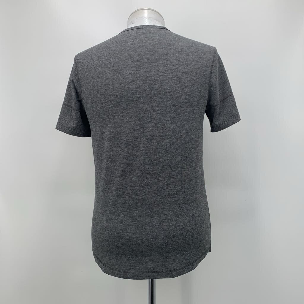 Lululemon T-Shirt