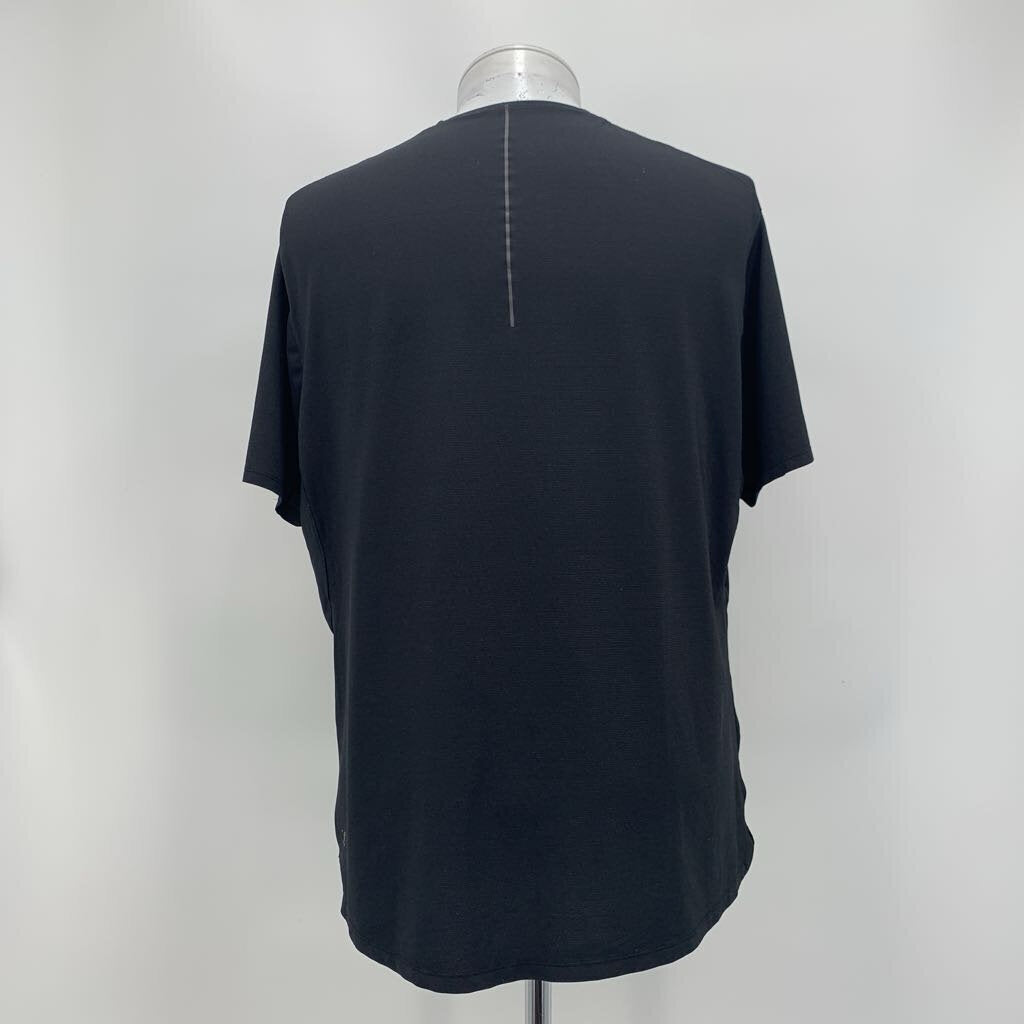 Lululemon T-Shirt