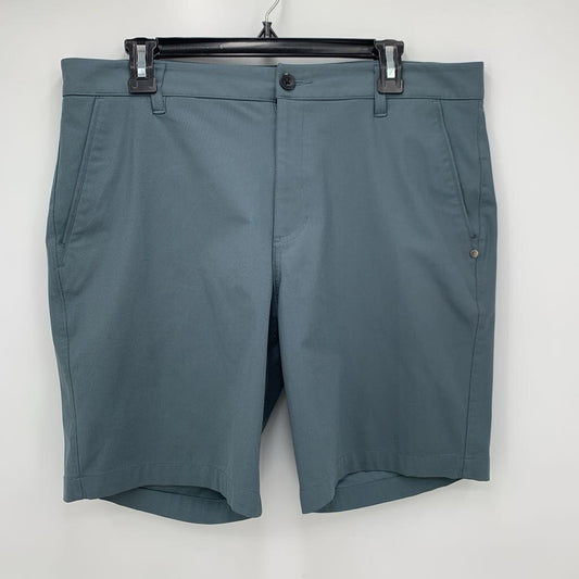 Vuori Shorts