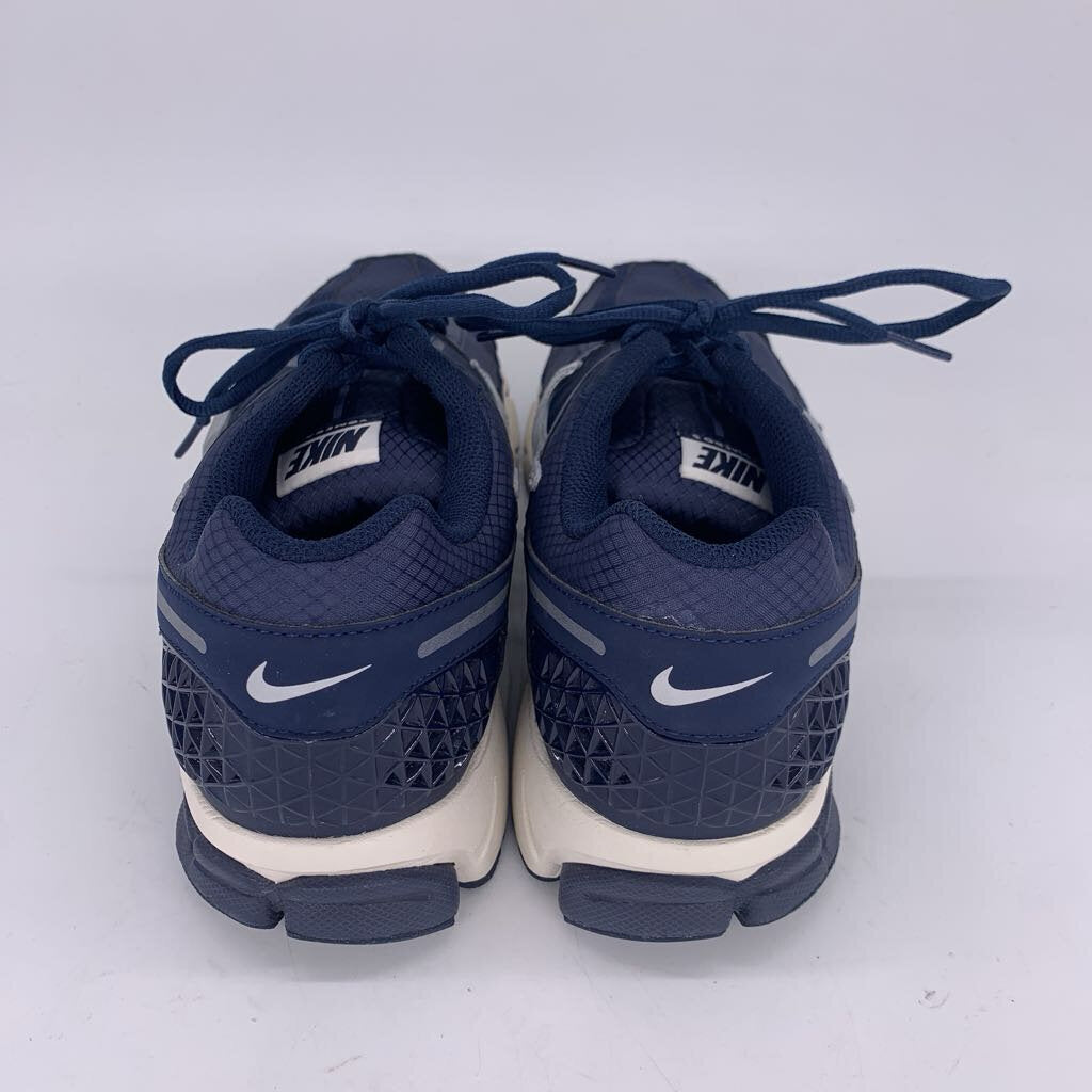 Nike Zoom Vomero 5 Shoes