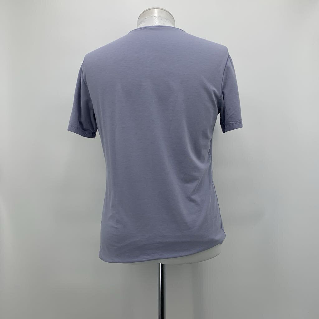 Lululemon T-Shirt