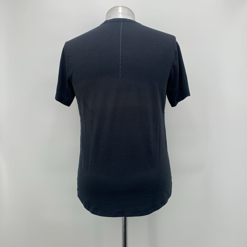 Lululemon T-Shirt