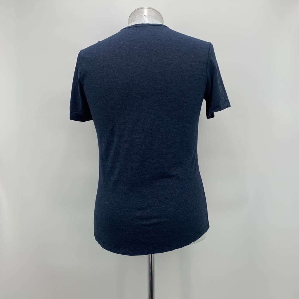 Lululemon T-Shirt