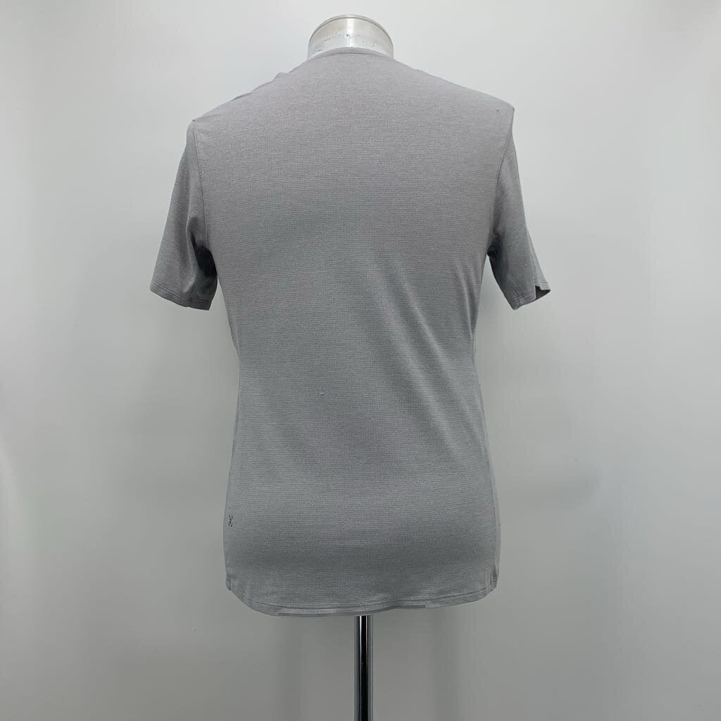 Lululemon T-Shirt