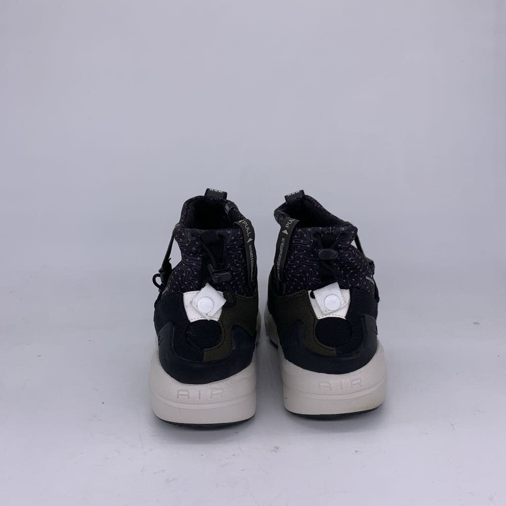Nike Air Footscape Mid Utility Sneakers