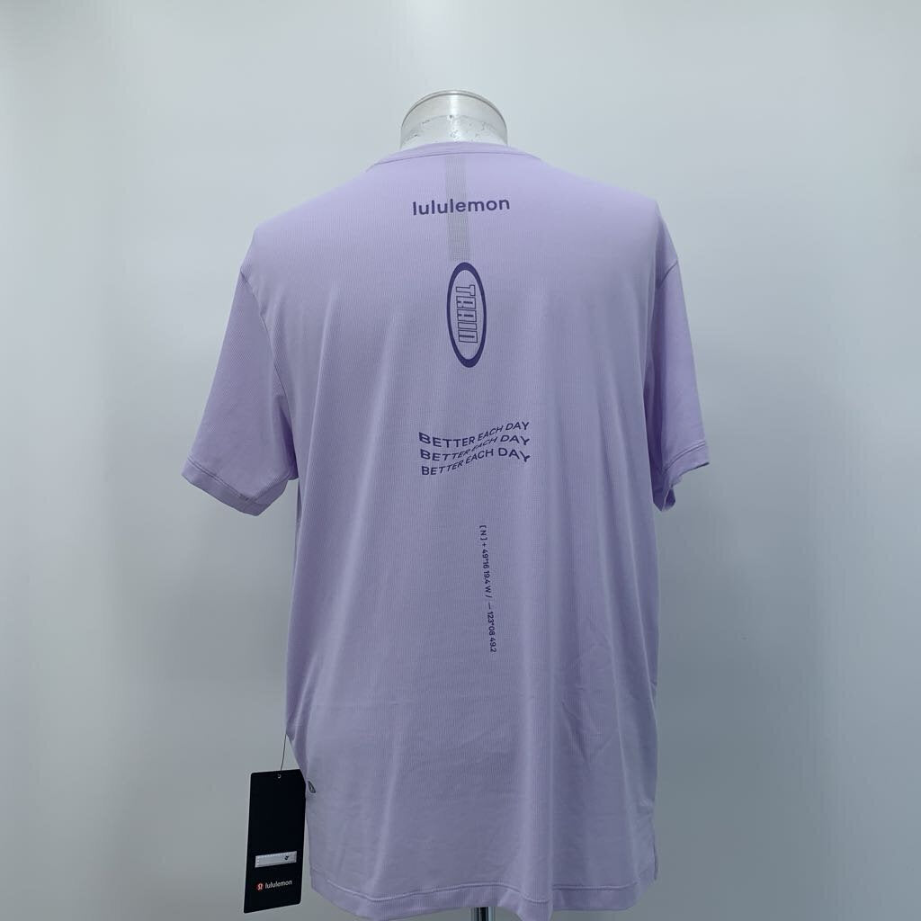 Lululemon T-Shirt