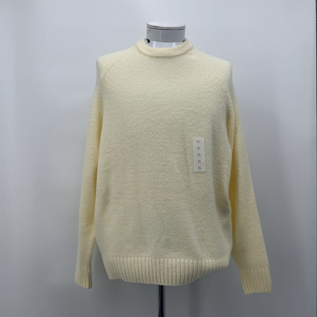 GU Sweater NWT