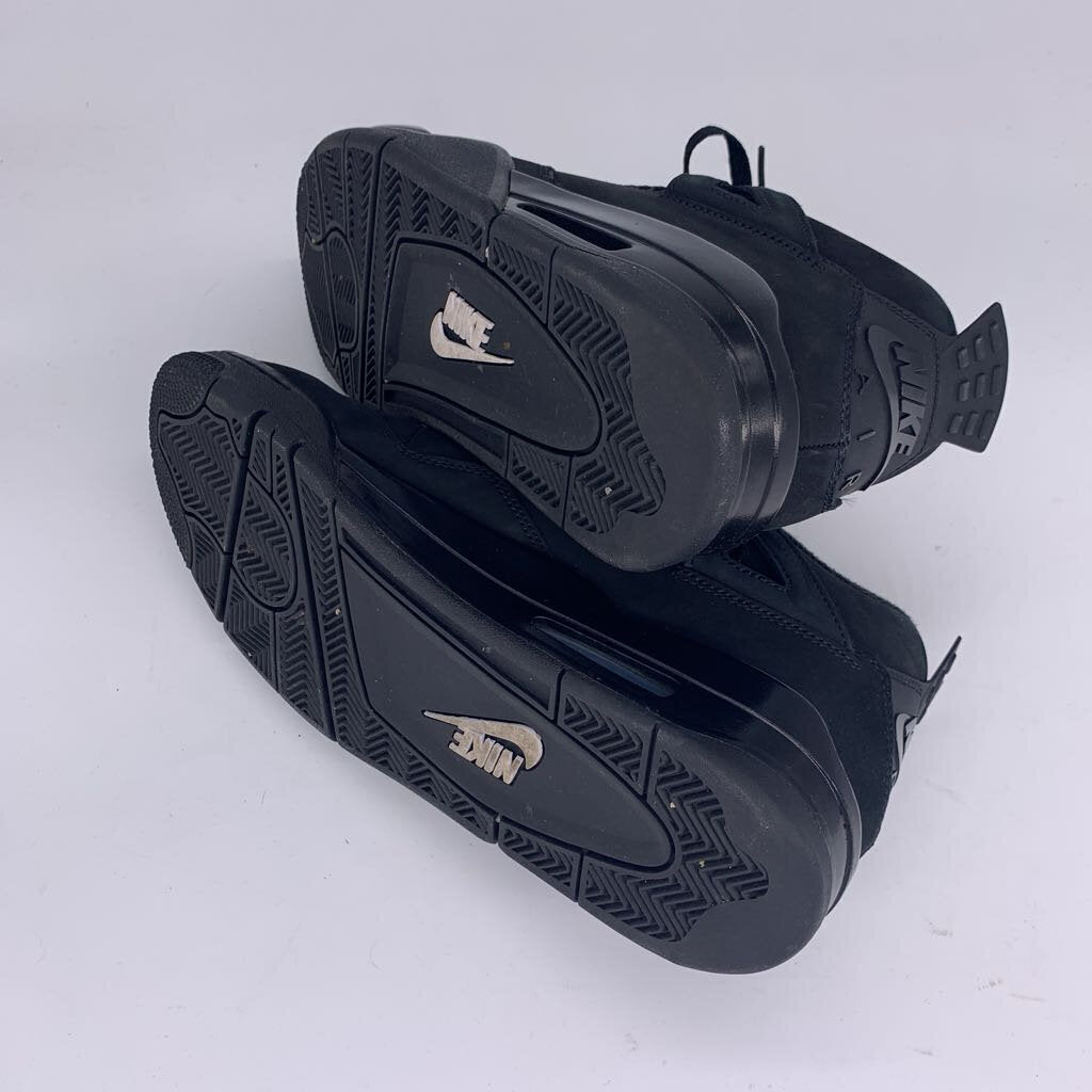 Jordan 4 'Black Cat'
