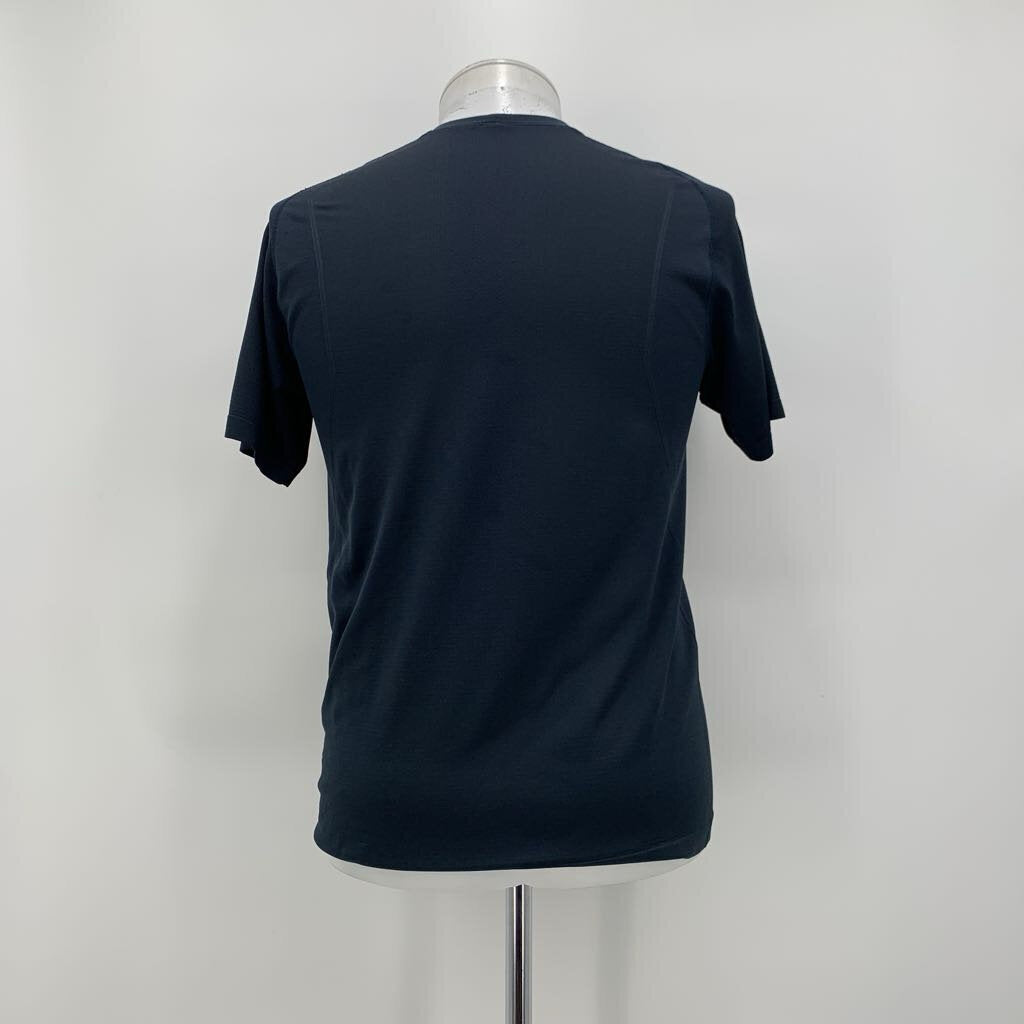 Lululemon T-Shirt