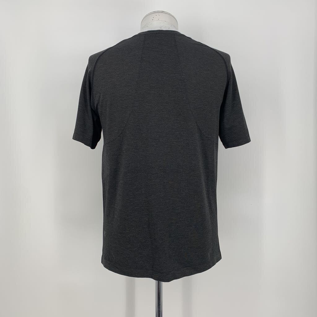 Lululemon T-Shirt